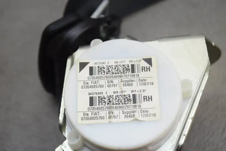 Fiat 500 (2015 - ) 07354925760 Задний ремень безопасности — фото 3