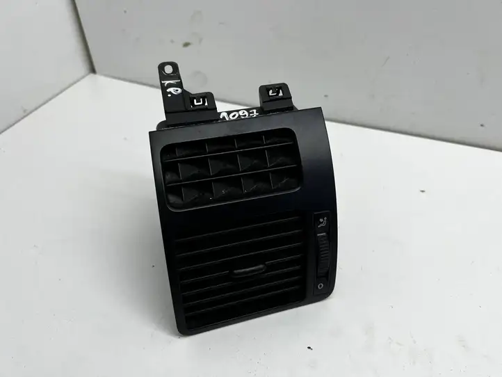 Volkswagen Touran I (2003 - 2010) 1T0819703B Боковой воздушный дефлектор — фото 1