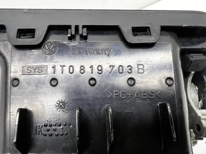 Volkswagen Touran I (2003 - 2010) 1T0819703B Боковой воздушный дефлектор — фото 6