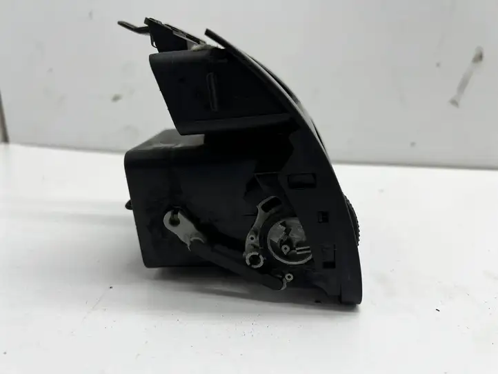 Volkswagen Touran I (2003 - 2010) 1T0819704B Боковой воздушный дефлектор — фото 5