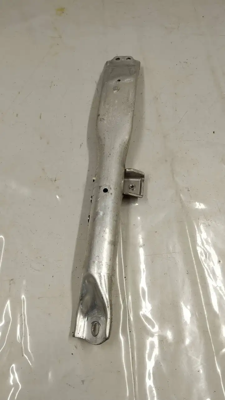 Tesla Model S (2016 - 2021) 105780500e Другая часть кузова — фото 3