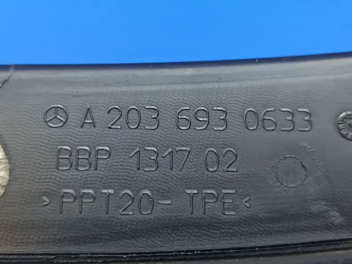 Mercedes-Benz C W203 (2000 - 2007) A2036930633 Обшивка багажника — фото 3