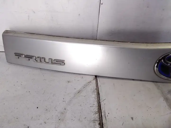 Toyota Prius (XW30) (2009 - 2015) 7680147070 Подсветка номера — фото 4