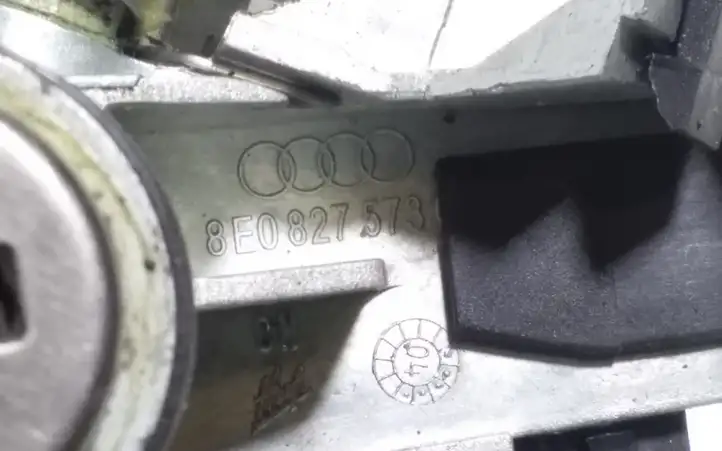 Audi A6 S6 C6 4F (2004 - 2008) 8E0827573 Замок крышки багажника — фото 2
