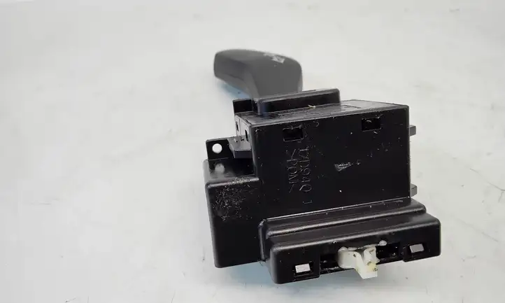 Ford Focus (2005 - 2008) 4M5T13335 Подрулевой переключатель — фото 3