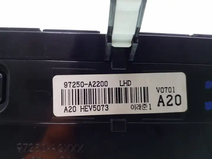 Kia Ceed (2012 - 2015) 97250A2200 Блок управления климат-контролем — фото 4