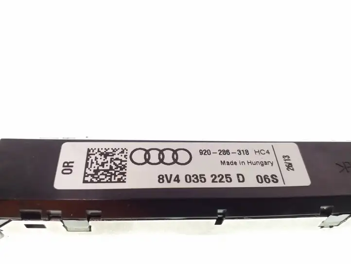 Audi A3/S3 8V (2012 - 2016) 8V4035225D Усилитель антенны — фото 2