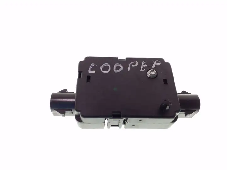 Mini Cooper Countryman R60 (2010 - 2016) 65209185474 Усилитель антенны — фото 2