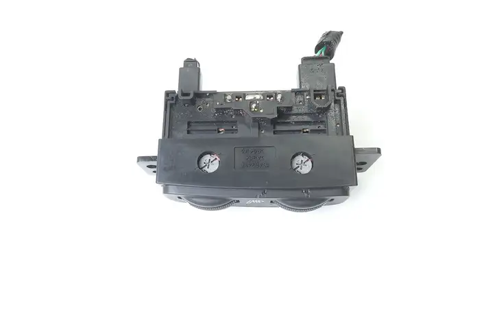 Toyota Avensis T250 (2006 - 2009) 4172A79 Включатель обогрева — фото 2