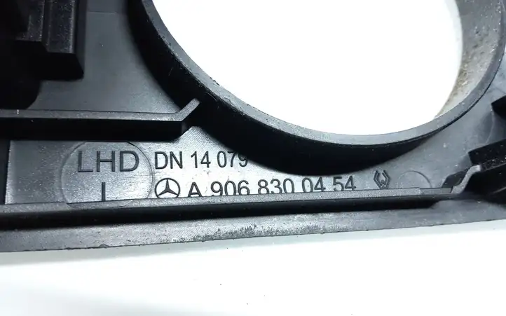 Mercedes-Benz Sprinter W906 (2006 - 2018) A9068300454 Боковой воздушный дефлектор — фото 2