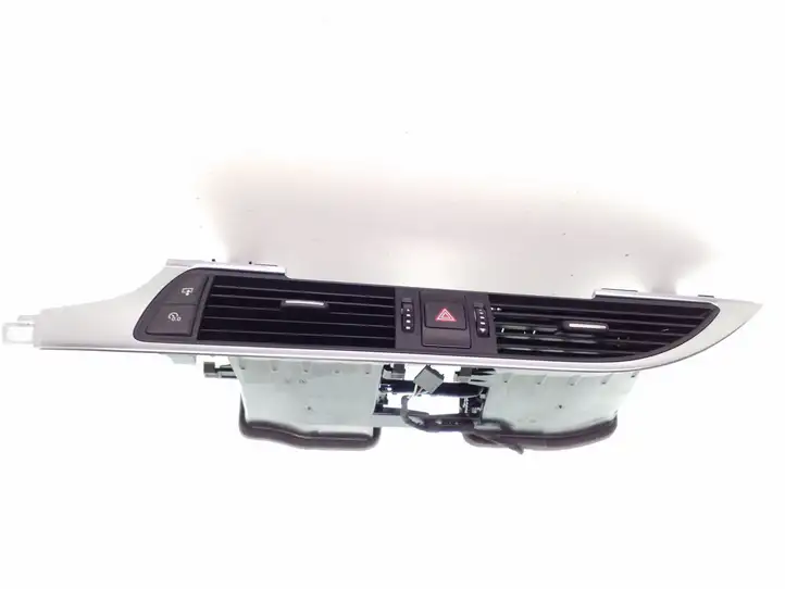 Audi A6 C7 (2011 - 2014) 4G1820951 Центральный воздушный дефлектор — фото 1