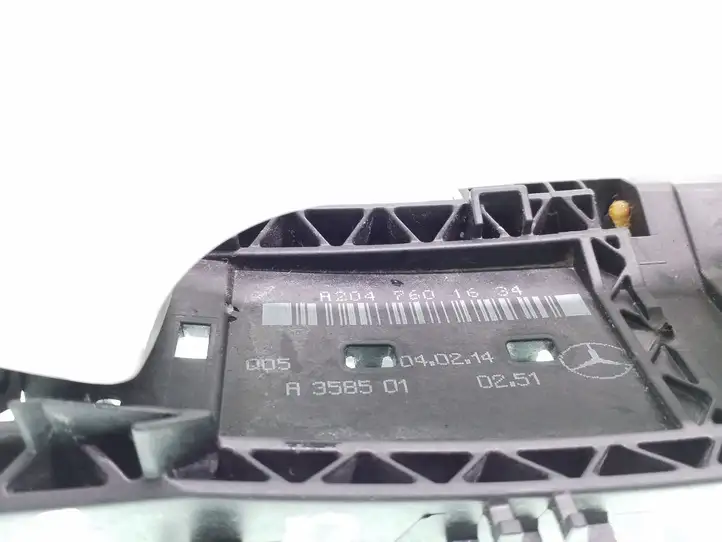 Mercedes-Benz A W176 (2012 - 2018) A2047601634 Наружная ручка задней двери — фото 4