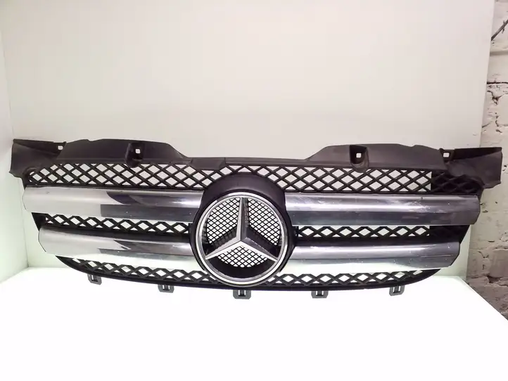 Mercedes-Benz Sprinter W906 (2006 - 2018) A9068800385 Верхняя решетка радиатора — фото 1
