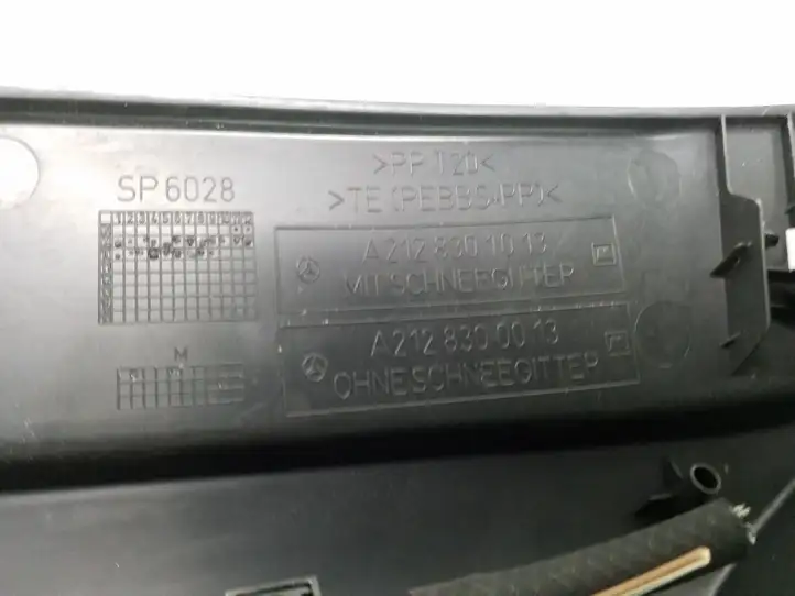 Mercedes-Benz E W212 (2009 - 2016) A2128301013 Жабо стеклоочистителей — фото 5