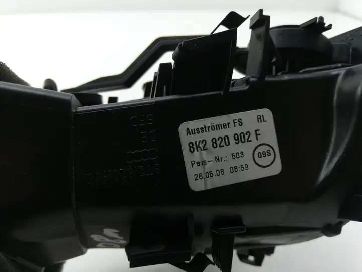Audi A4 S4 B8 8K (2007 - 2011) 8K2820902F Боковой воздушный дефлектор — фото 5