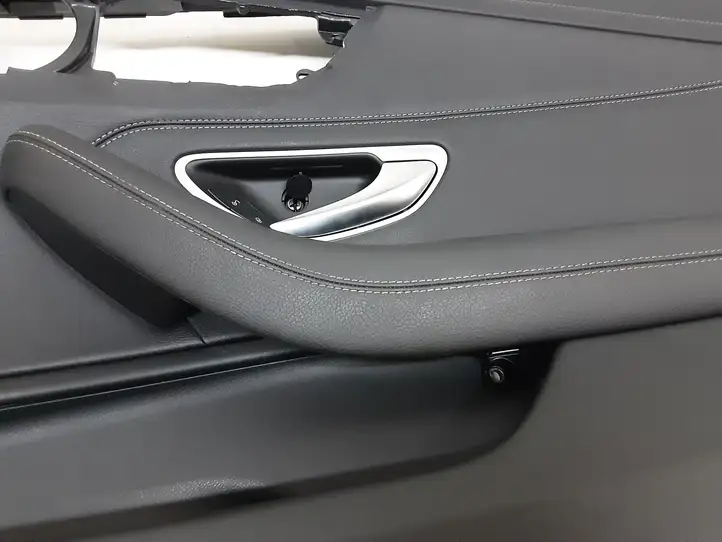 Mercedes-Benz C W205 (2014 - 2021) Обшивка передней двери — фото 4
