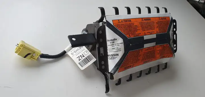 Nissan Qashqai (2006 - 2010) Подушка безопасности пассажира — фото 2