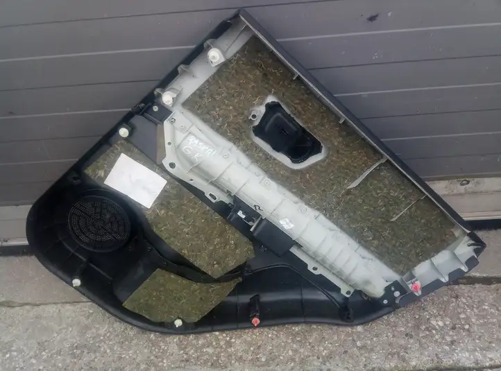 Nissan Qashqai (2006 - 2010) Обшивка задней двери — фото 2
