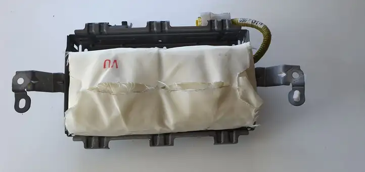 Toyota Prius (XW30) (2009 - 2015) Подушка безопасности пассажира — фото 1