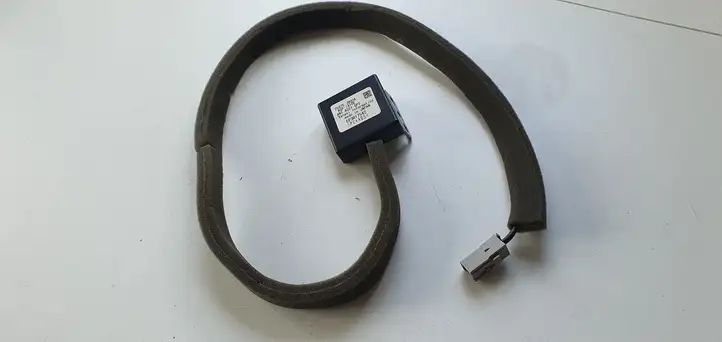 Nissan Qashqai (2006 - 2010) GPS антенна — фото 2