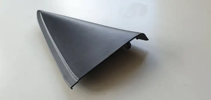 Toyota Yaris (2012 - 2014) Накладка стекла задней двери — фото 2