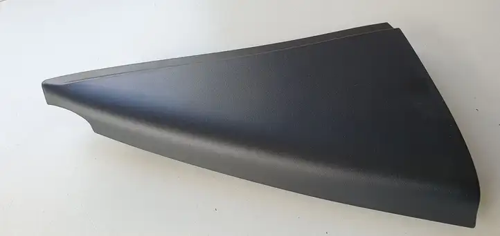 Toyota Yaris (2012 - 2014) Накладка стекла задней двери — фото 1