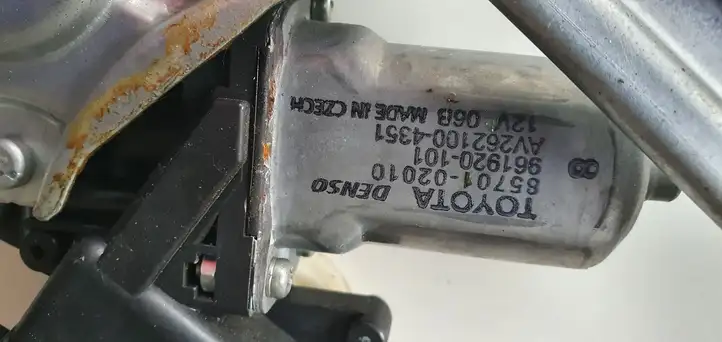 Toyota Auris E180 (2012 - 2018) Стеклоподъемник задней двери — фото 2