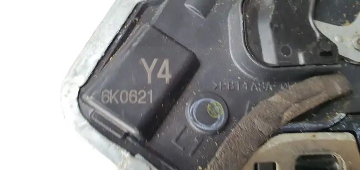 Toyota Avensis T250 (2003 - 2006) Замок задней двери — фото 2