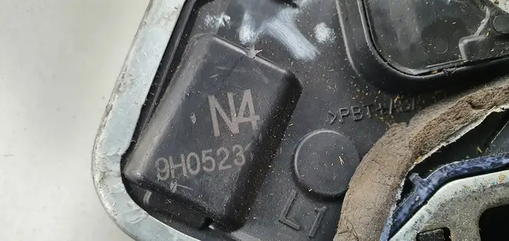 Toyota Avensis T250 (2003 - 2006) Замок задней двери — фото 3