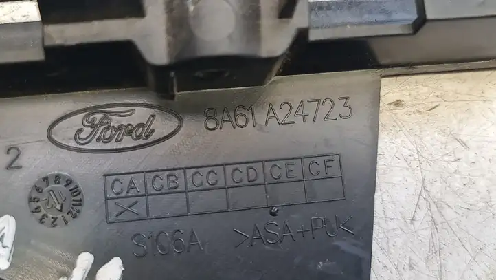 Ford Fiesta (2009 - 2012) 8A61A24723 Накладка стекла задней двери — фото 2