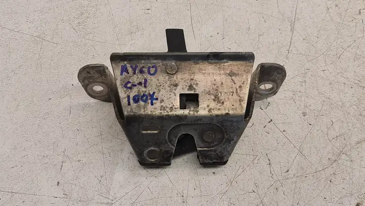 Toyota Aygo AB10 (2005 - 2008) 693500H010 Замок крышки багажника — фото 1