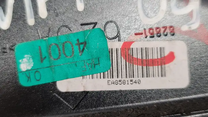 Suzuki Swift (2004 - 2010) 8285162JA Ручка крышки багажника — фото 5