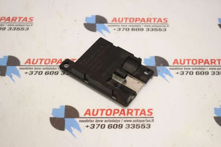 6928461 BMW X5 E53 Bluetooth antena