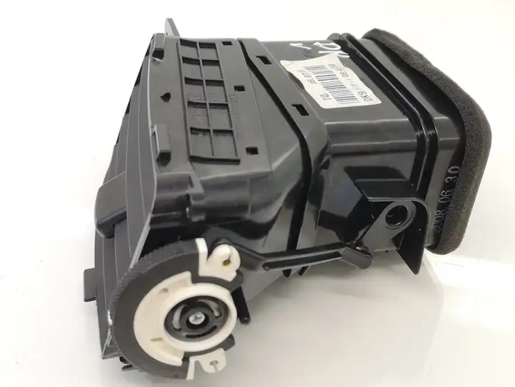 Hyundai H-1, Starex, Satellite (2007 - 2013) 4H97420000 Боковой воздушный дефлектор — фото 2