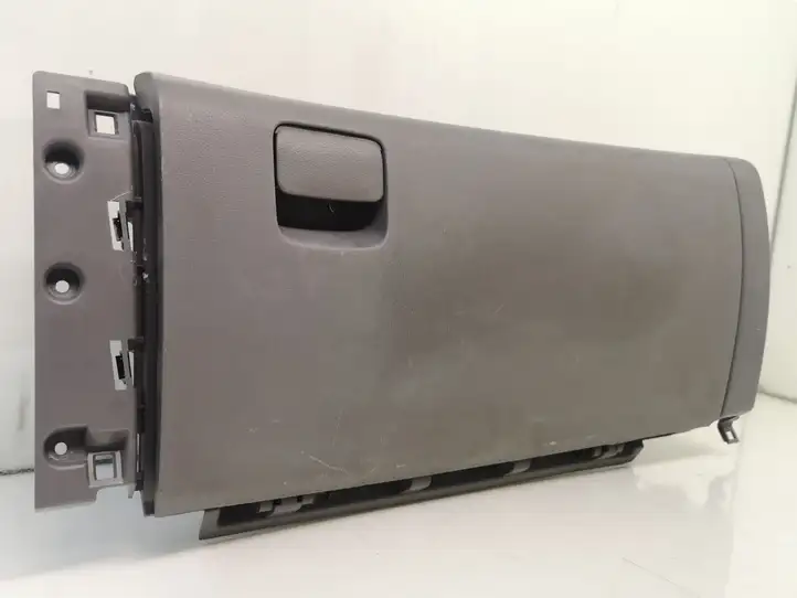 Hyundai H-1, Starex, Satellite (2007 - 2013) 847614H000 Вещевой ящик — фото 1