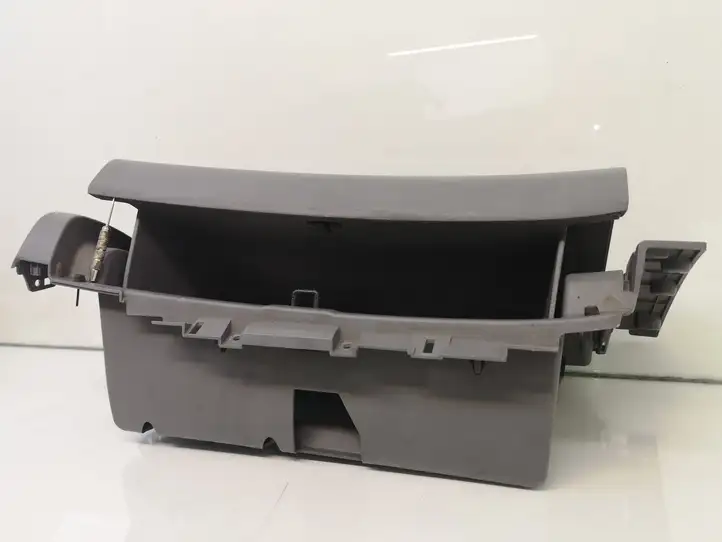 Hyundai H-1, Starex, Satellite (2007 - 2013) 847614H000 Вещевой ящик — фото 4