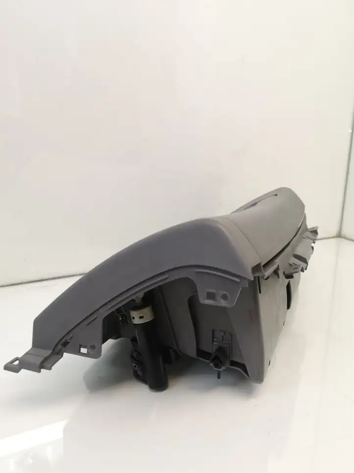 Hyundai H-1, Starex, Satellite (2007 - 2013) 847614H000 Вещевой ящик — фото 5