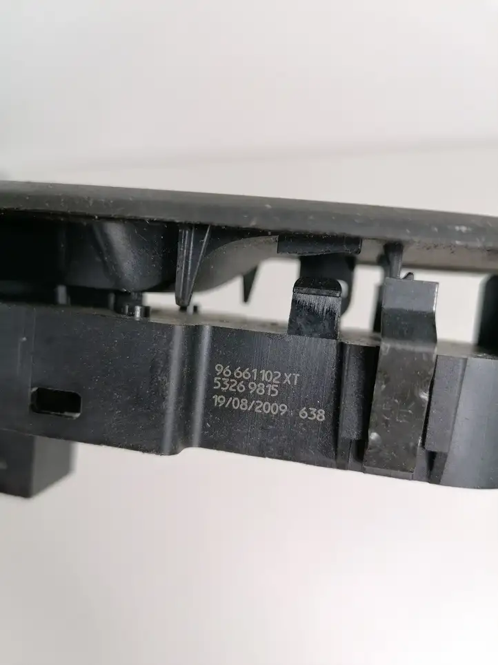 Citroen C5 (2008 - 2017) 96661102XT Кнопка стеклоподъемников — фото 3