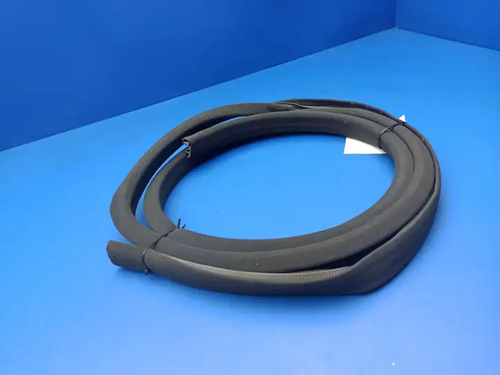 Lexus LS 430 (2000 - 2003) LS430 Уплотнитель передней двери (кузов) — фото 8