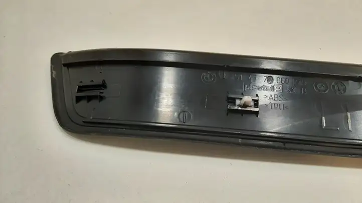 BMW 3 E90 E91 (2005 - 2012) 7060279 Внутренняя отделка переднего порога — фото 3