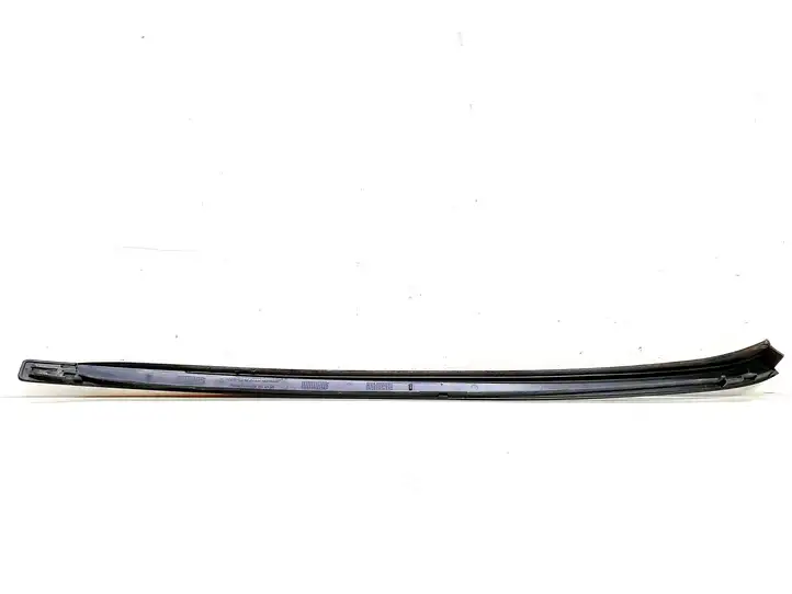 Opel Astra J (2012 - 2015) 13280301 Накладка стоек лобового стекла — фото 2