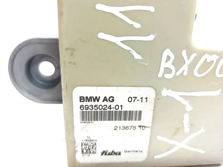 BMW X1 E84 (2009 - 2015) 693502401 Усилитель антенны — фото 4