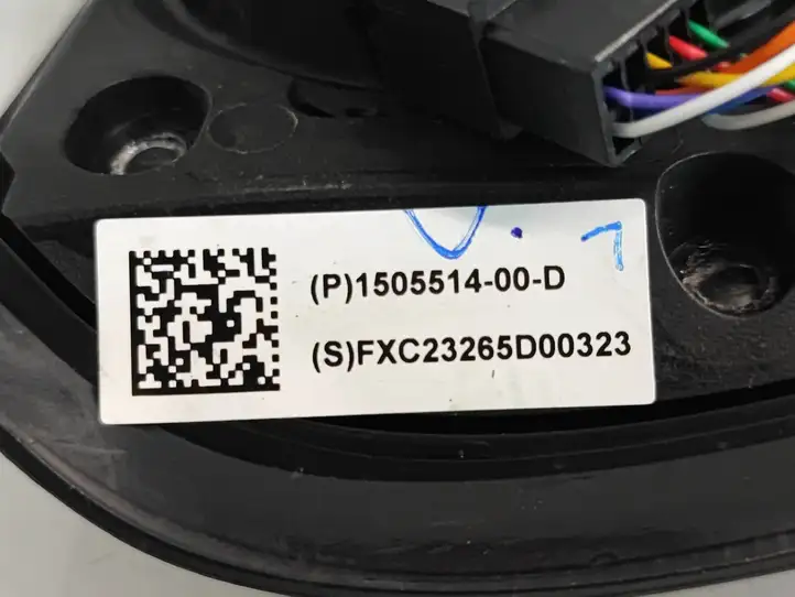 Tesla Model Y (2019 - 2024) 150551400D Крышка зарядного разъема — фото 5