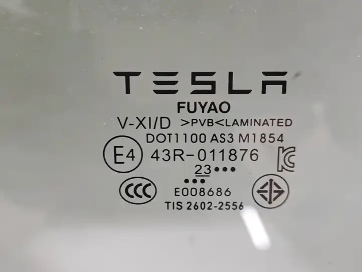 Tesla Model Y (2019 - 2024) 43R011876 Стекло задней двери — фото 4
