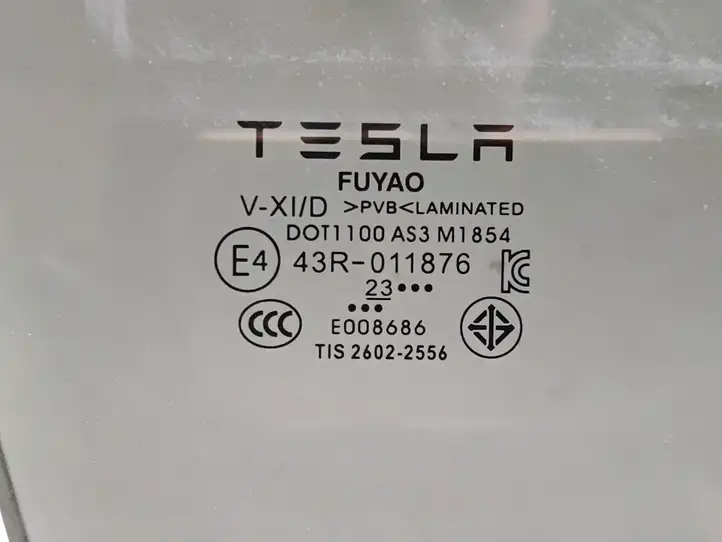 Tesla Model Y (2019 - 2024) 43R011876 Стекло задней двери — фото 3