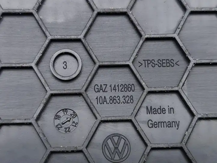 Volkswagen ID.3 (2019 - ) 10A863328 Коврик бардачка — фото 7