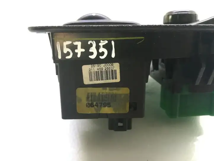 Nissan Qashqai (2006 - 2010) 25190-JD00B Кнопка обогрева зеркал — фото 5