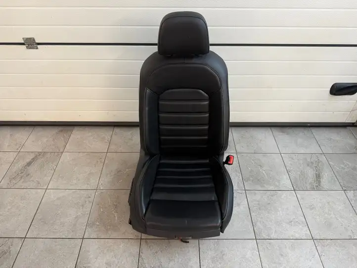Volkswagen Amarok (2016 - 2023) Переднее сиденье пассажира — фото 1