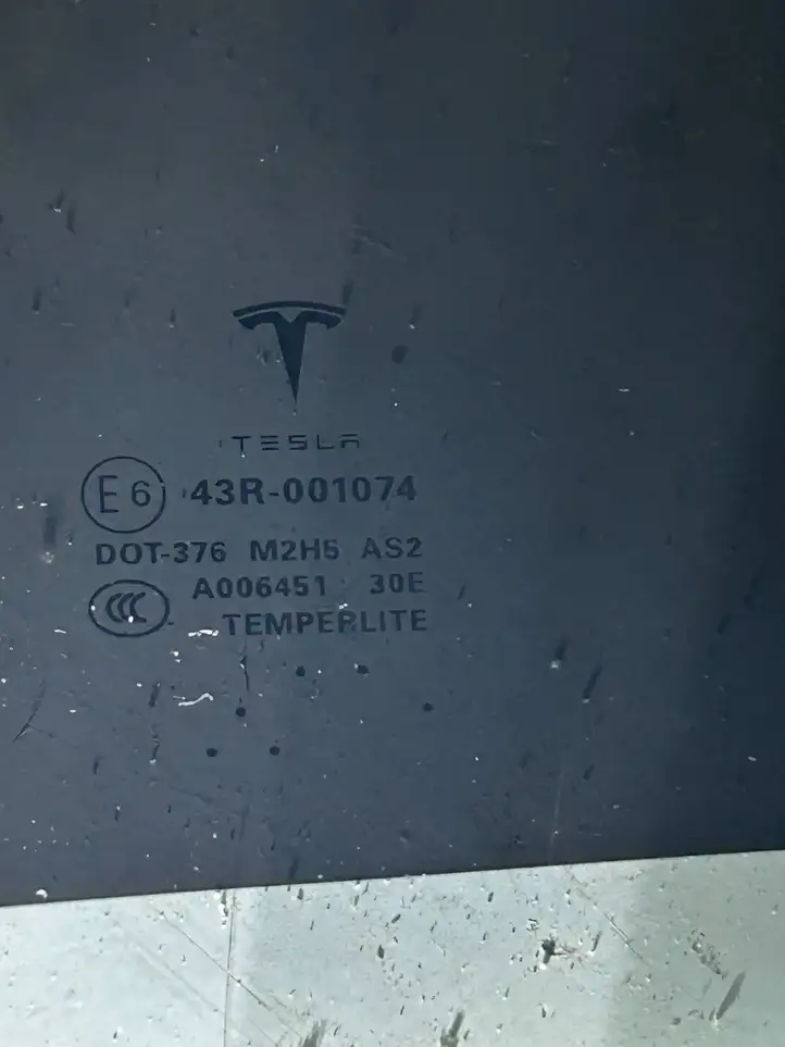 Tesla Model X (2015 - 2021) Стекло задней двери — фото 8