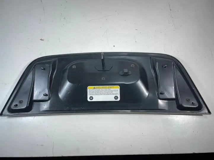 Nissan Leaf II (ZE1) (2017 - ) 657105sa1a Крышка зарядного разъема — фото 5